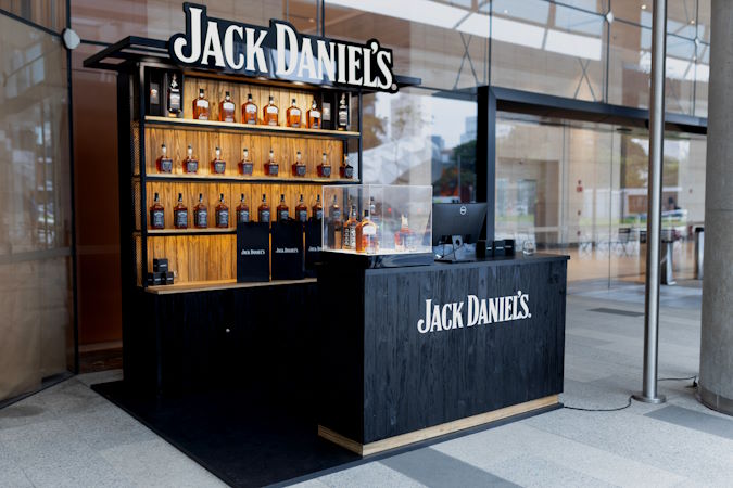 jack-daniels-lojas-mesa-de-bar