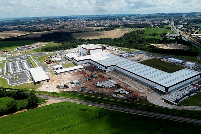 ambev-fabrica-vidros-parana-mesa-de-bar1