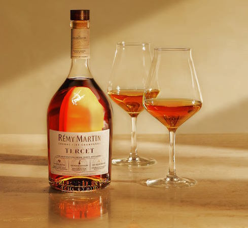 remy-martin-tercet-mesa-de-bar