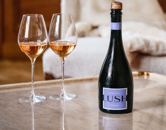 lush-brut-rose-mesa-de-bar1