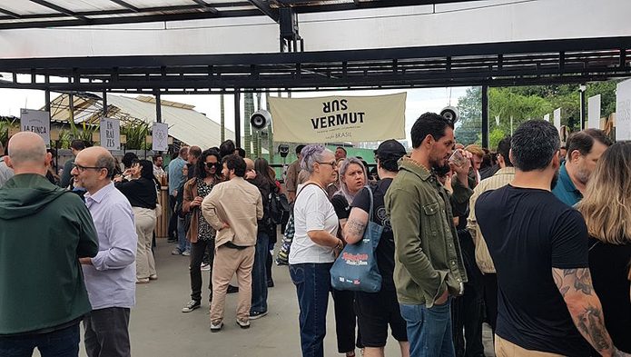 sur-vermut-SP-2026-mesa-de-bar